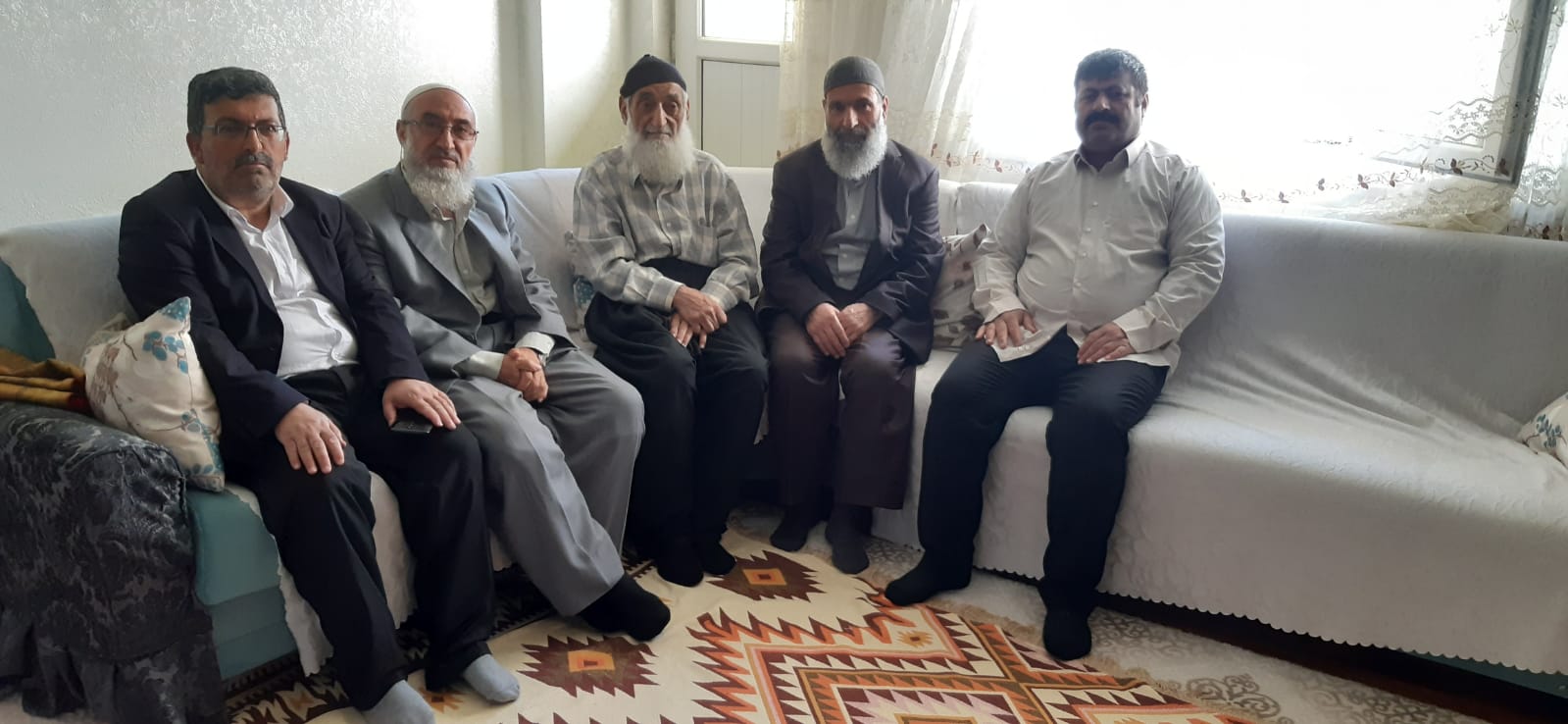 İSLÂM PEYGAMBERİ KUR’AN’I YAZDI MI YA DA BAŞKALARINDAN İKTİBAS MI ETTİ?