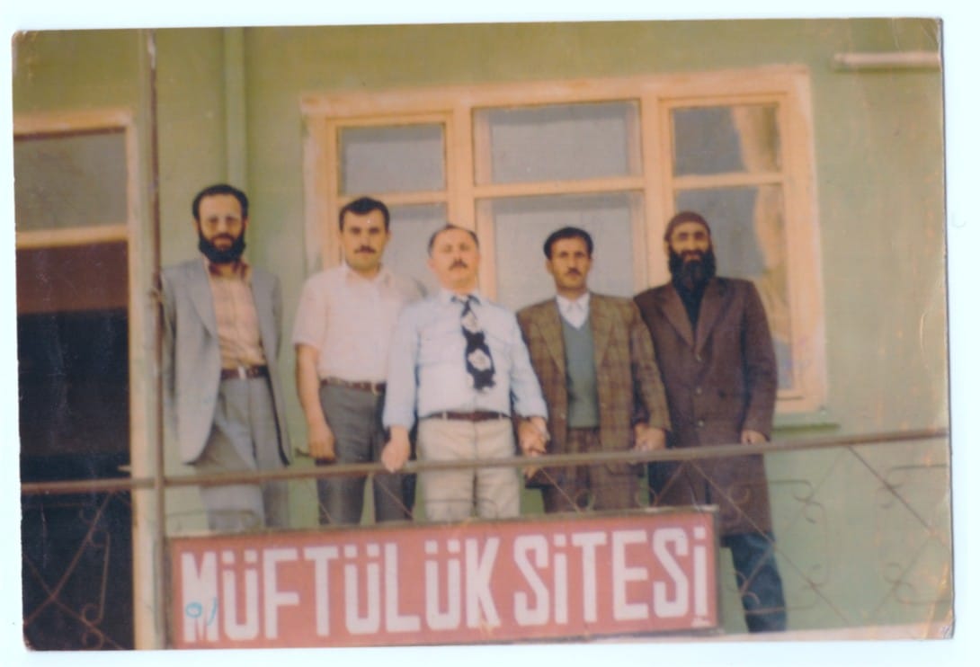 HZ. PEYGAMBER HAKKINDAKİ TAVRIMIZ NASIL OLMALI?