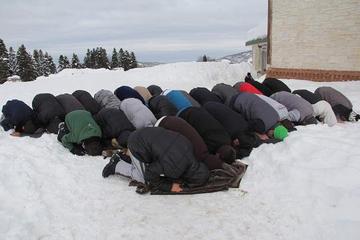 NAMAZDAKİ GİZEM