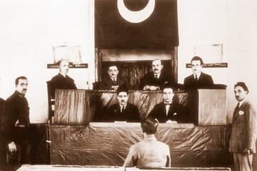 İSTİKLAL MAHKEMESİNDE BİR HOCA